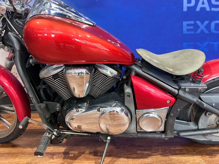 2010 Kawasaki VULCAN 900 CUSTOM Red