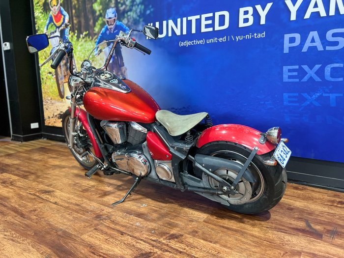 2010 Kawasaki VULCAN 900 CUSTOM Red