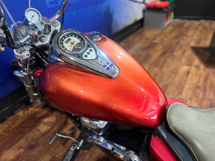 2010 Kawasaki VULCAN 900 CUSTOM Red