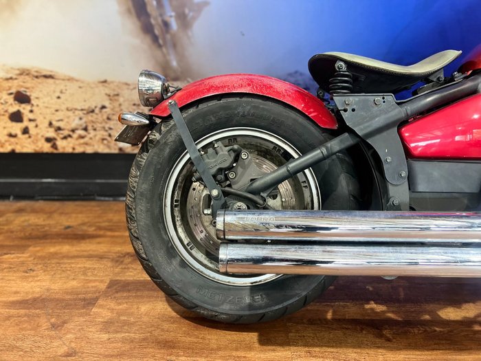 2010 Kawasaki VULCAN 900 CUSTOM Red