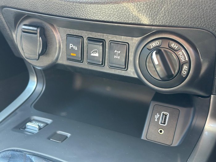 2025 Nissan Navara ST