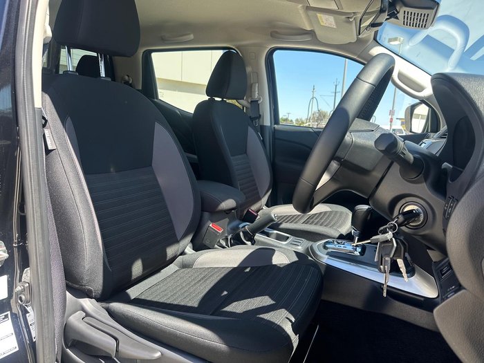 2025 Nissan Navara ST