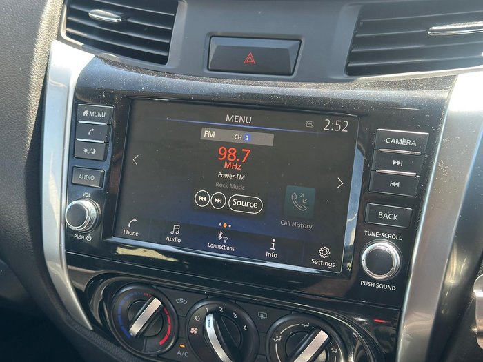 2025 Nissan Navara ST