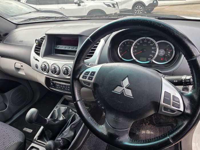 2014 Mitsubishi Triton GLX-R