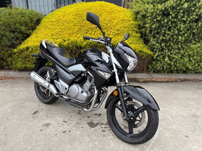 2012 Suzuki INAZUMA 250 (GW250) Black