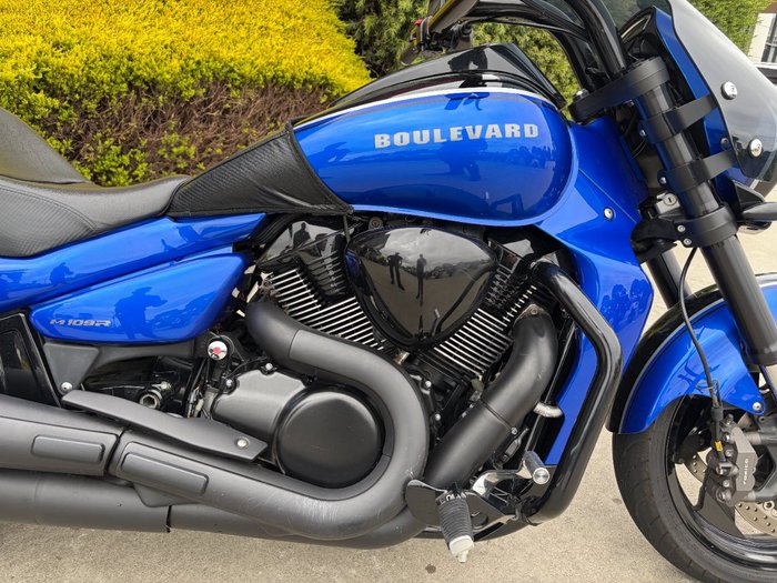 2017 Suzuki VZR 1800 BOULEVARD (M109R) Black