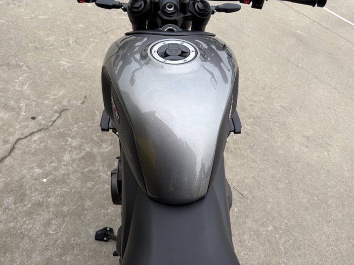 2023 Triumph TRIDENT 660 Grey