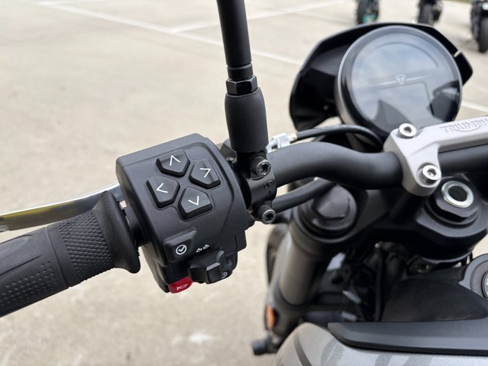 2023 Triumph TRIDENT 660 Grey