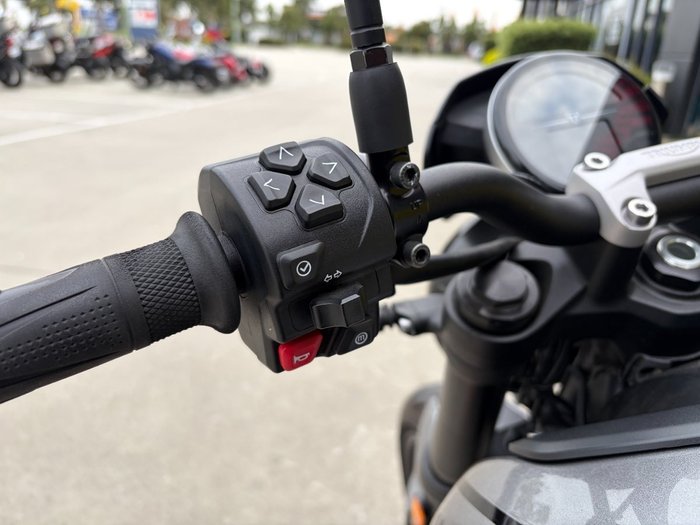 2023 Triumph TRIDENT 660 Grey