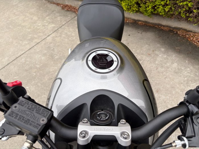 2023 Triumph TRIDENT 660 Grey