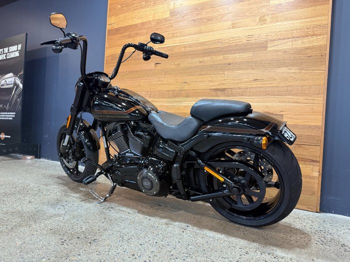 2016 HARLEY-DAVIDSON FXSE CVO PRO STREET BREAKOUT