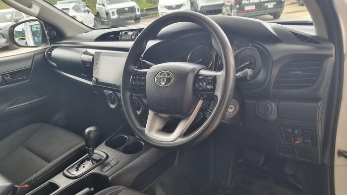 2022 Toyota Hilux SR