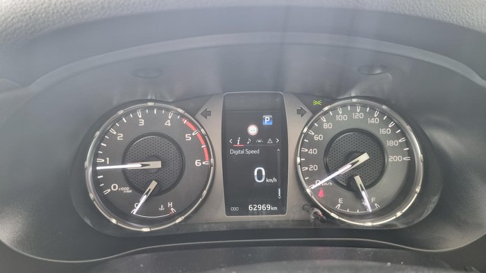 2022 Toyota Hilux SR