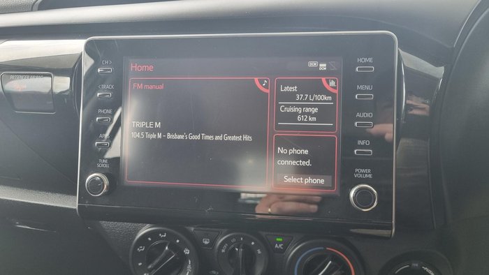 2022 Toyota Hilux SR