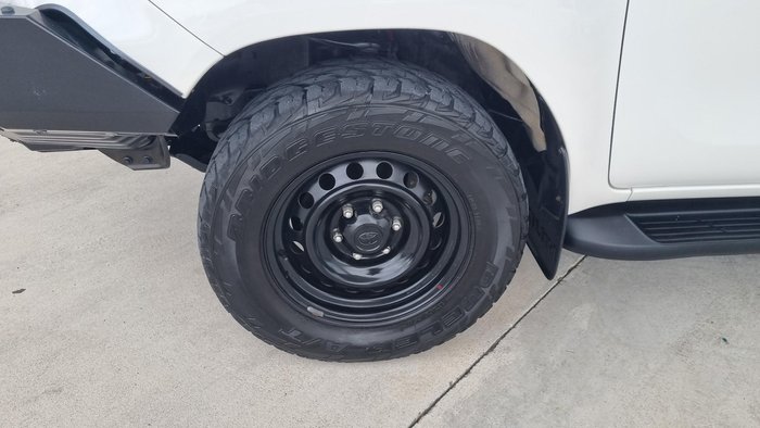 2022 Toyota Hilux SR