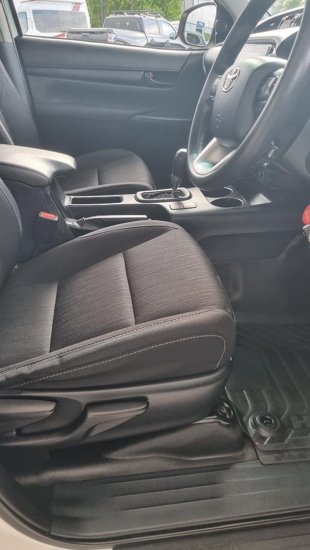 2022 Toyota Hilux SR