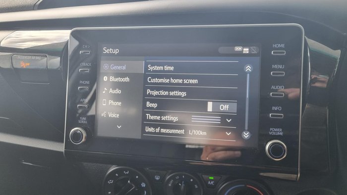 2022 Toyota Hilux SR