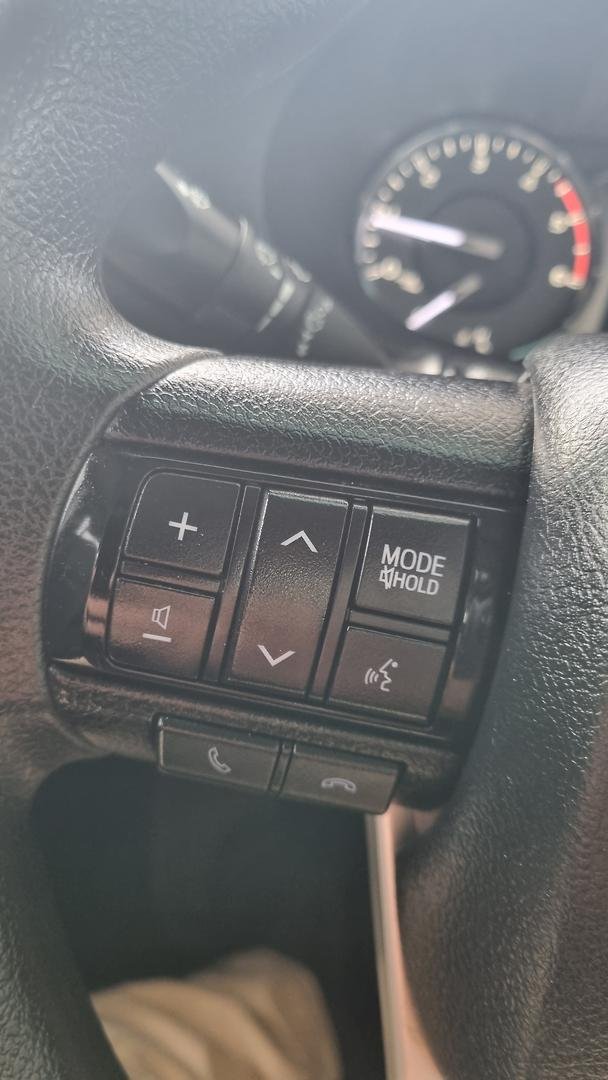 2022 Toyota Hilux SR