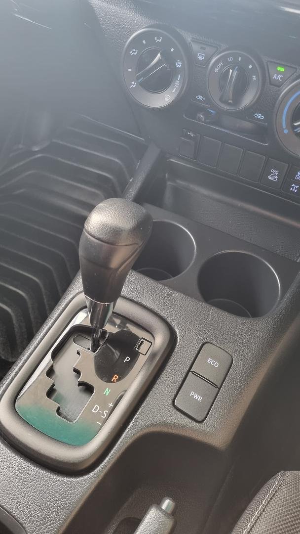 2022 Toyota Hilux SR