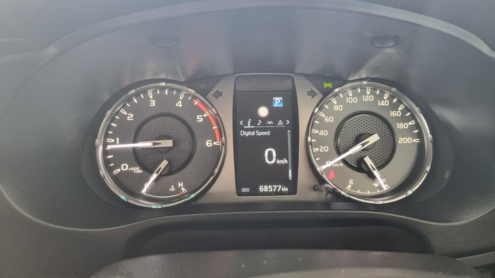 2022 Toyota Hilux SR