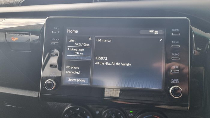 2022 Toyota Hilux SR