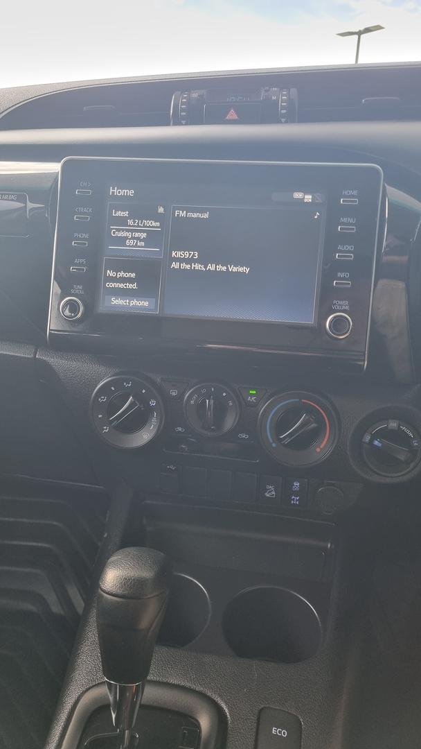 2022 Toyota Hilux SR