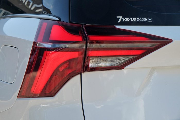 2024 Mahindra XUV700 AX7