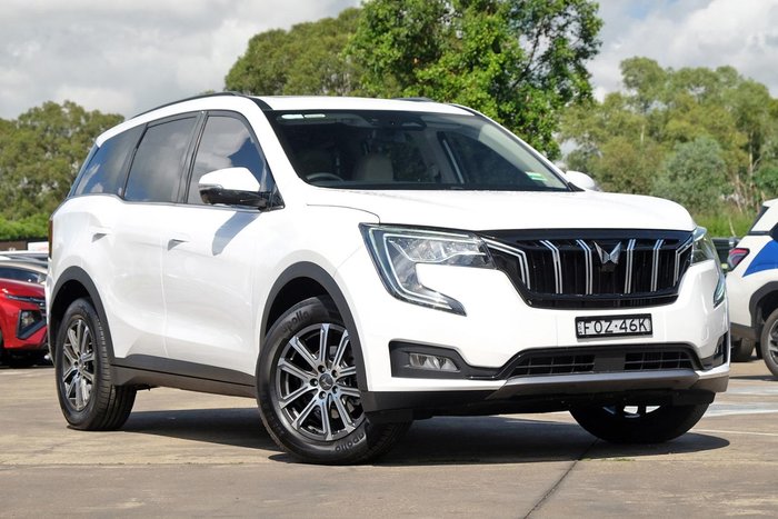 2024 Mahindra XUV700 AX7