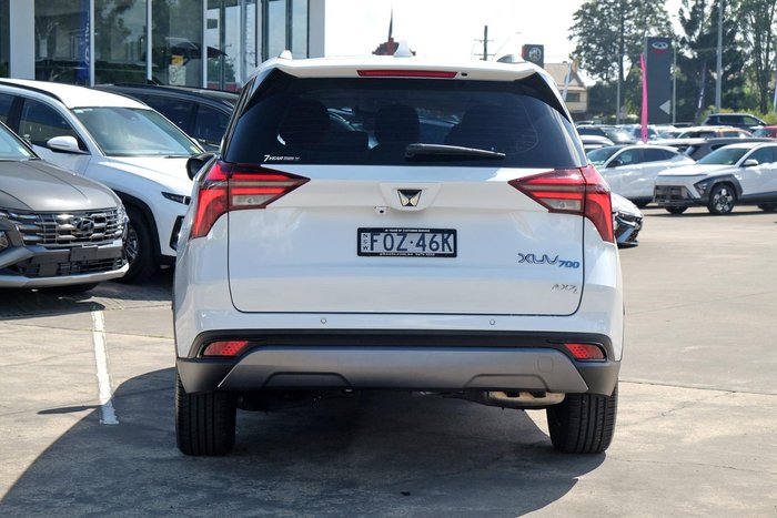 2024 Mahindra XUV700 AX7