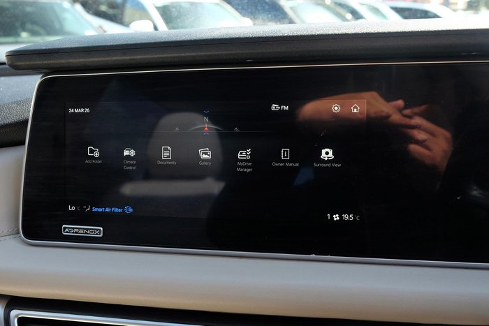 2024 Mahindra XUV700 AX7