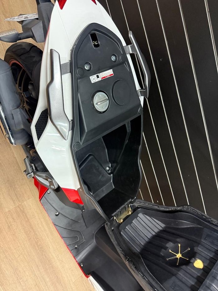 2023 PISTA 125 White