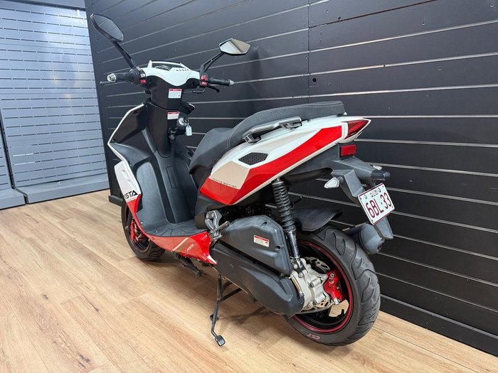 2023 PISTA 125 White