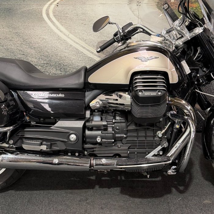 2018 MOTO GUZZI CALIFORNIA TOURING SE Black
