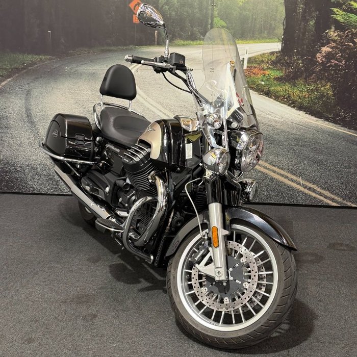 2018 MOTO GUZZI CALIFORNIA TOURING SE Black