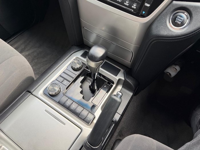 2015 Toyota Landcruiser GXL VDJ200R 4X4 Dual Range Silver Pearl
