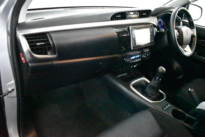 2016 Toyota Hilux SR5