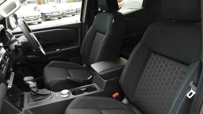 2026 Nissan Navara ST