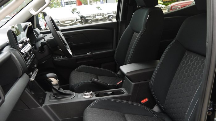 2026 Nissan Navara ST