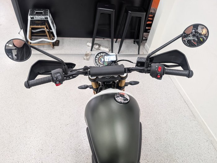 2025 Triumph 2025 Triumph 400CC SCRAMBLER 400 MATT KHAKI GREEN