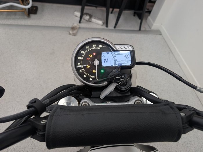 2025 Triumph 2025 Triumph 400CC SCRAMBLER 400 MATT KHAKI GREEN