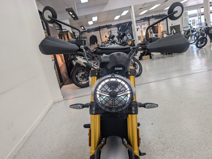 2025 Triumph 2025 Triumph 400CC SCRAMBLER 400 MATT KHAKI GREEN