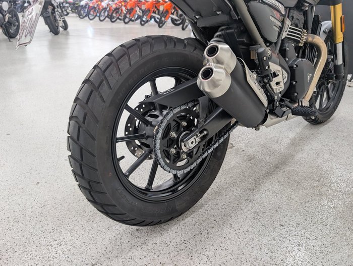 2025 Triumph 2025 Triumph 400CC SCRAMBLER 400 MATT KHAKI GREEN