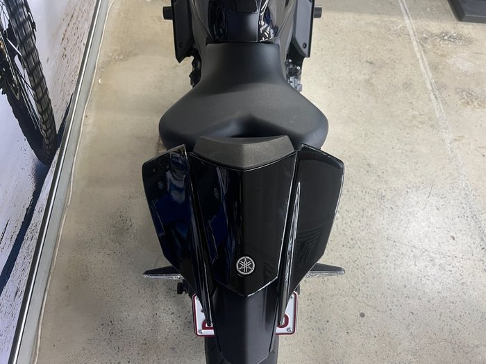 2025 Yamaha YZF-R7LA BLACK