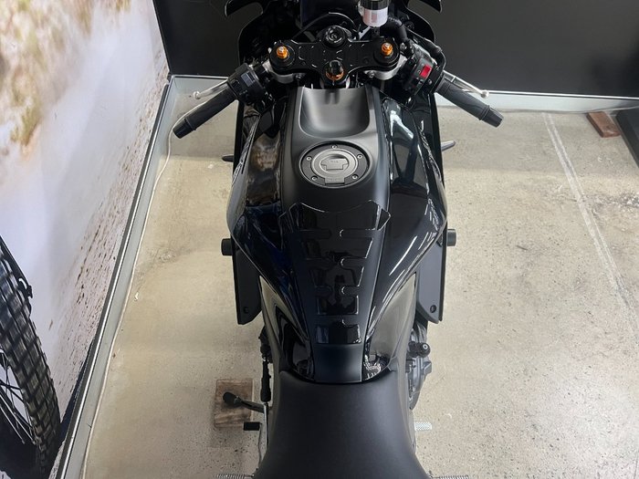 2025 Yamaha YZF-R7LA BLACK