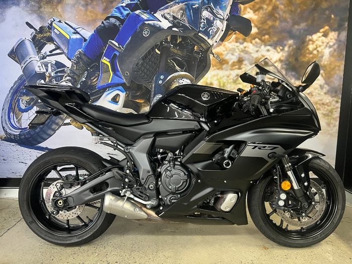2025 Yamaha YZF-R7LA BLACK