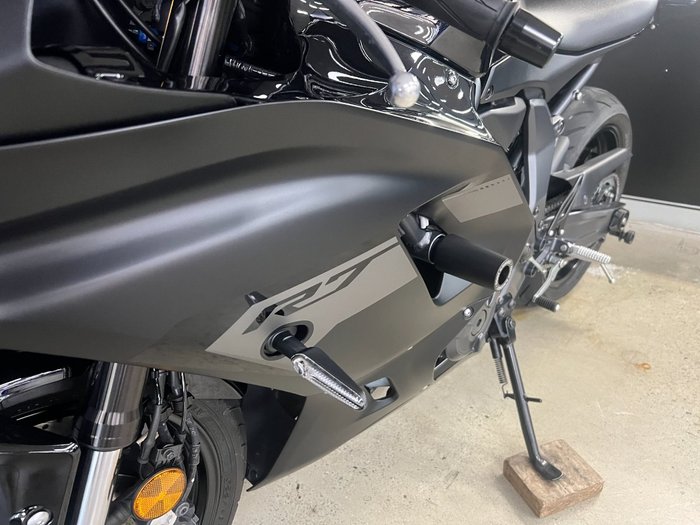 2025 Yamaha YZF-R7LA BLACK