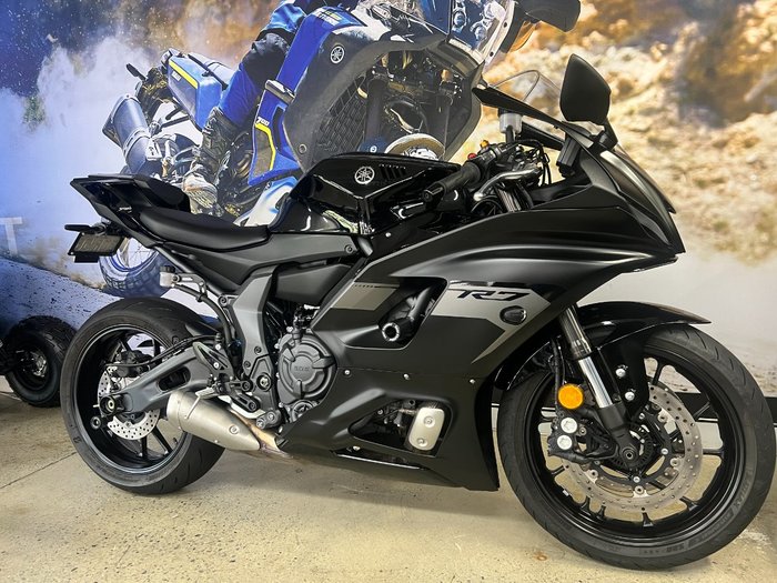 2025 Yamaha YZF-R7LA BLACK