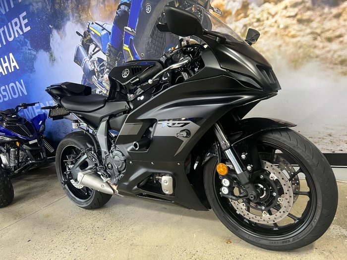 2025 Yamaha YZF-R7LA BLACK
