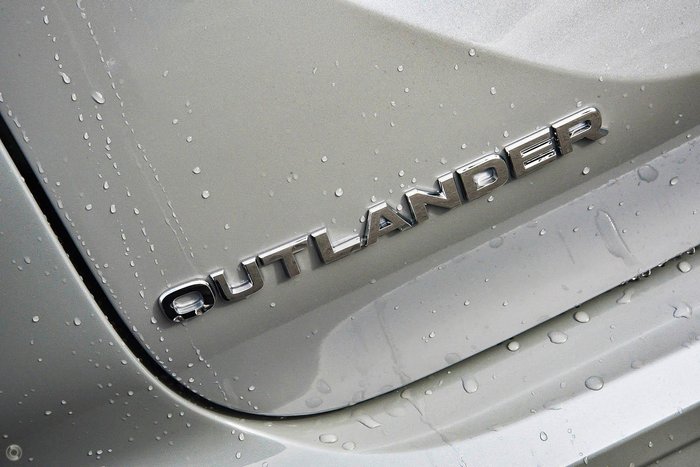 2025 Mitsubishi Outlander Exceed Tourer