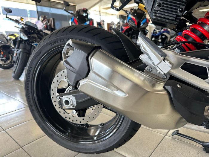 2025 BMW F 900 XR Triple Black F 900 Black